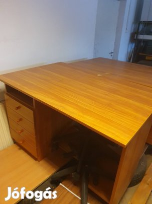 Irodai iróasztal