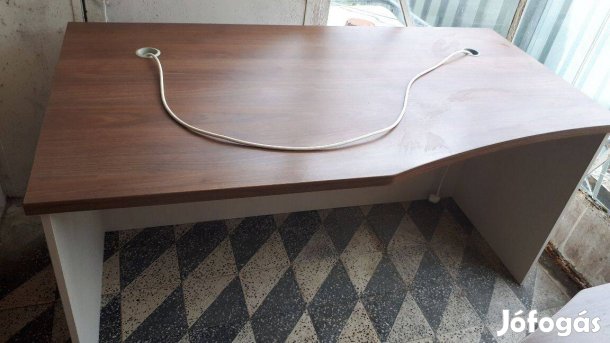 Irodai íróasztal eladó