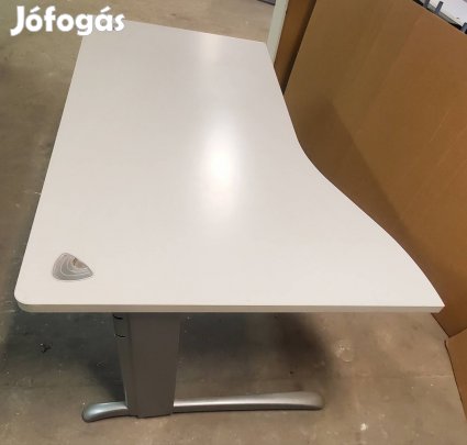 Irodai munka asztal