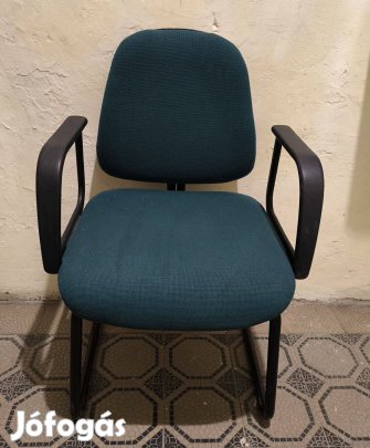 Irodai szék karfával