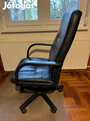 Irodaiszék - bőr - állítható - gurulós - karfás eladó !
