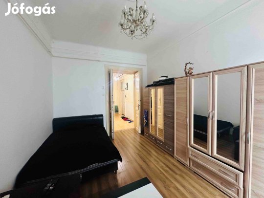 Irodának is kiválóan alkalmas 33 nm-es belvárosi lakás eladó!