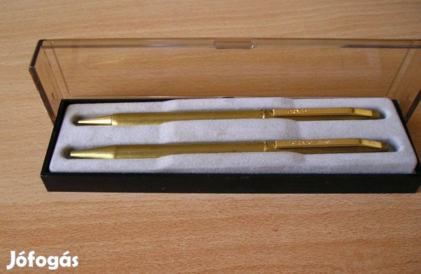 Íróeszközök műanyag tokban