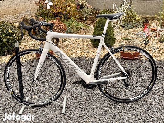 Isaac Boson Dual 30 karbon országúti Mavic kerekekkel