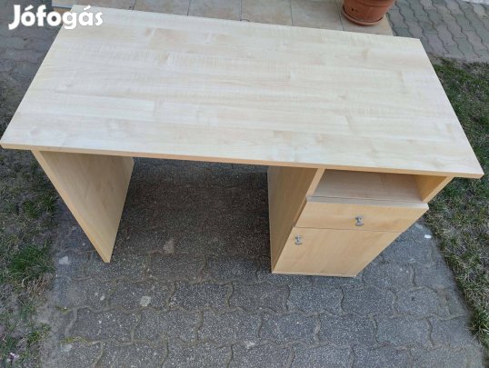 Iskolás íróasztal eladó Pécelen