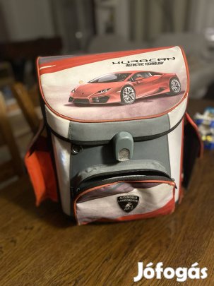 Iskolatáska autós, Ars una