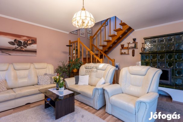 Isztiméri eladó tégla családi ház