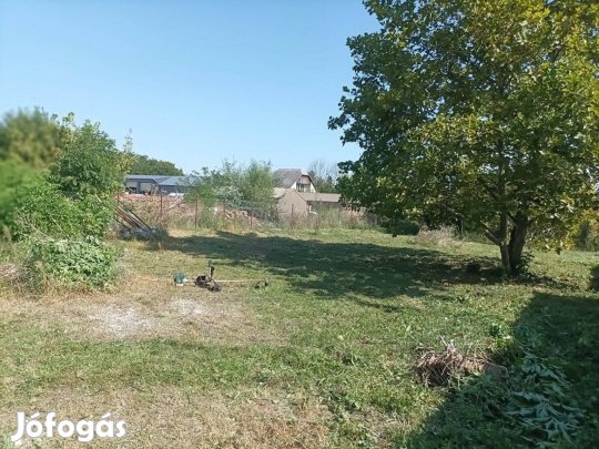 Iváncsán építési telek eladó