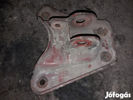 Iveco Daily Bal Első Lengőkar Tartó Konzol