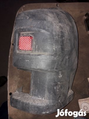 Iveco Daily Bal Hátsó Lámpa Alatti Burkolat