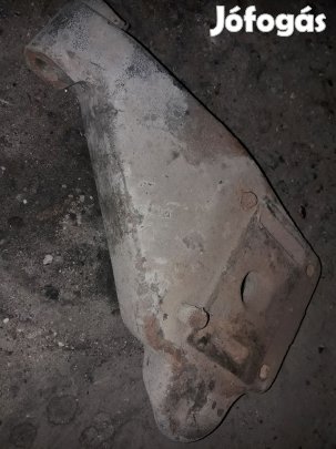 Iveco Daily Bal Hátsó Rugó Tartó Kengyel / Cuppánt