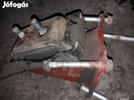 Iveco Daily Bal Motortartó Bak