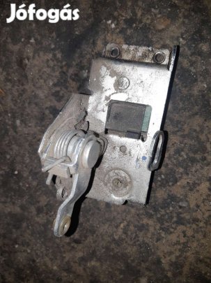 Iveco Daily Jobb Tolóajtó Zárszerkezet