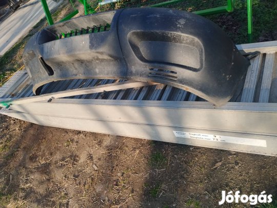 Iveco első lökhárító