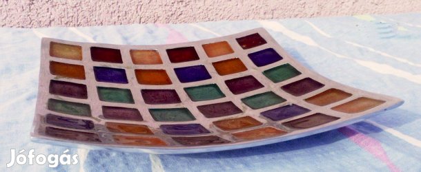 Ívelt felületű, festett színes négyzetekkel mintázott művészi kínáló a