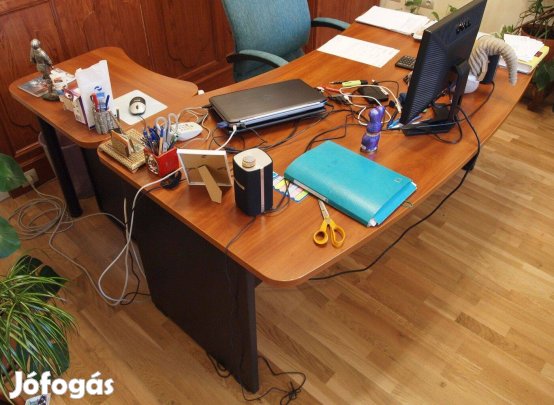 Ívelt íróasztal oldalsó modullal (újszerű)