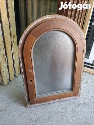 Íves fa ablak 68×100