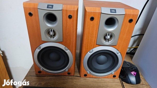 JBL-Bose sztereó hangrendszer