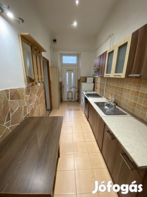JÓZSEFVÁROSBAN FRISSEN FELÚJÍTOTT NAPSÜTÖTTE 36 NM-ES LAKÁS ELADÓ