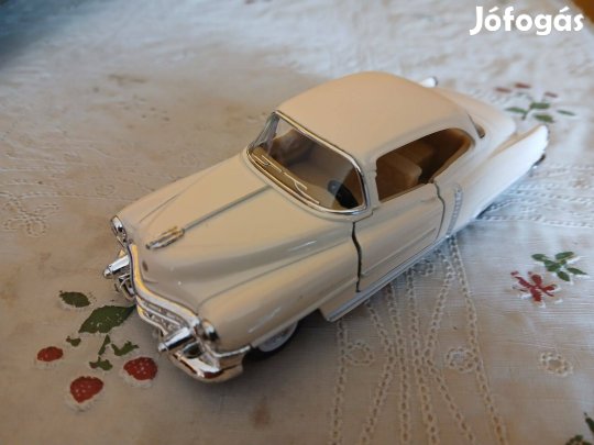 J-61. Fém Kisautó Amerikai Retro Fehér Autó Új Termék