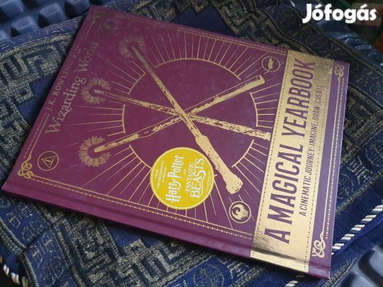 J.K. Rowling's Wizarding World: A Magical Yearbook +Fantastic Beasts