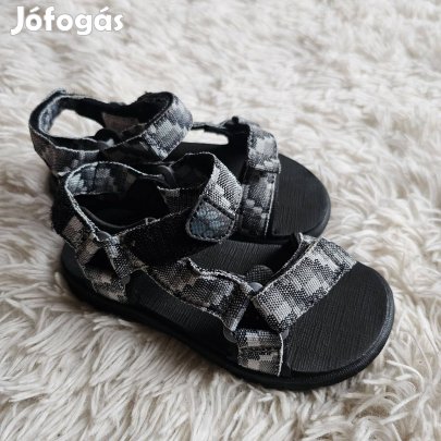 Jack Wolfskin gyerek tura szandál új cimkés 28 as méret