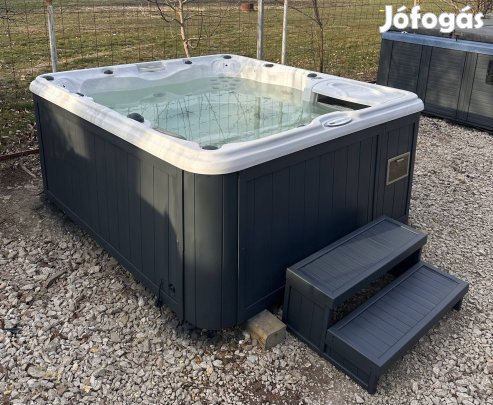 Jacuzzi, Jakuzzi Masszázs medence Sundance