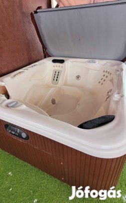 Jakuzzi Hotspring Sovereign Masszázs Medence 