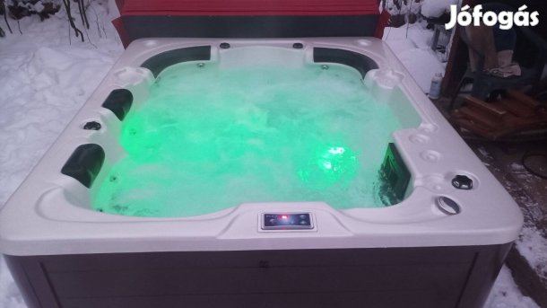 Jakuzzi/Whirlpool 1 év garanciával eladó 