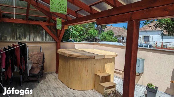 Jakuzzi alakú Dézsa