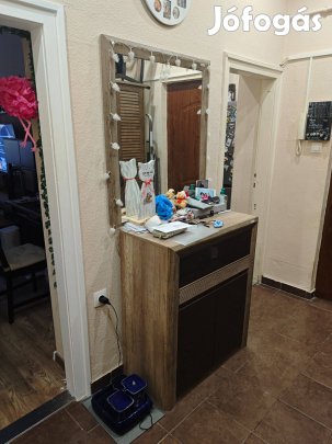 James Wood típusú előszobai cipős szekrény