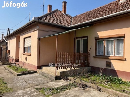 Jánoshalmai 147 nm-es ház eladó