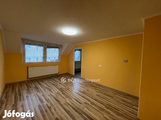 Jánoshalmai 63 nm-es lakás eladó