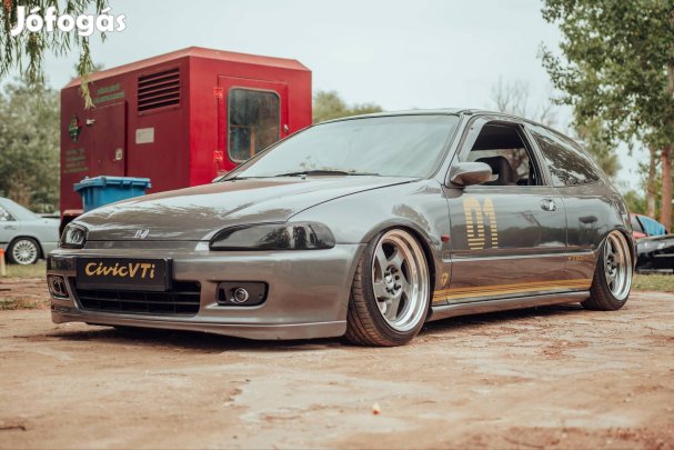 Japan Racing JR 15 4x100 16x8j Et25, 195/45 2025 nyári gumik