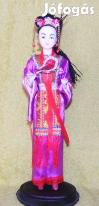 Japán gésa népviseletes baba