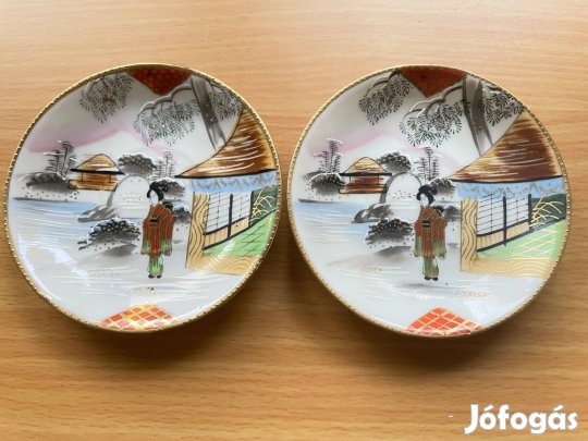 Japán porcelán kistányér kézzel festett ritka színes vitrin állapotban