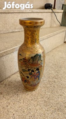 Japán stílusú porcelán díszváza, 2 db