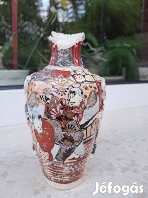 Japán váza, sérült