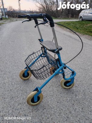 Járássegítő rollátor kerekes szék