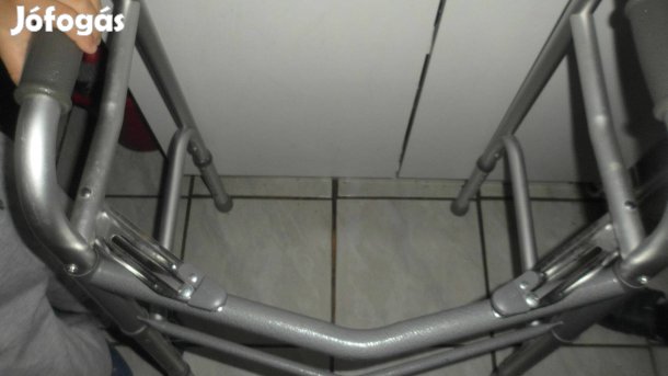Járókeret összecsukható 150 kg ig újszerű