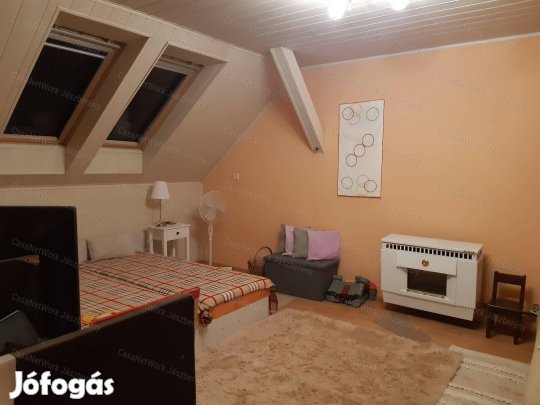 Jászárokszálláson 229 nm-es, 2 szintes, 5 szobás családi ház eladó!