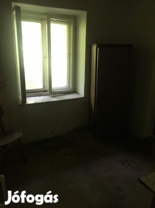 Jászberényben 3 szobás családiház eladó