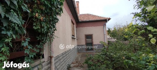 Jászberényi 103 nm-es ház eladó