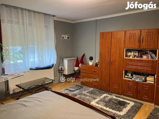 Jászberényi 110 nm-es ház eladó