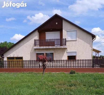 Jászberényi 178 nm-es ház eladó