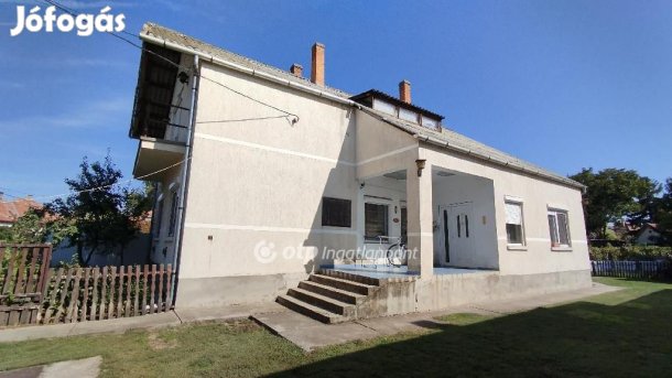 Jászberényi 187 nm-es ház eladó