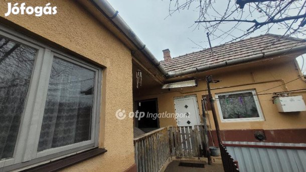 Jászberényi 64 nm-es ház eladó