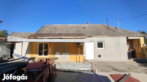 Jászberényi 68 nm-es ház eladó