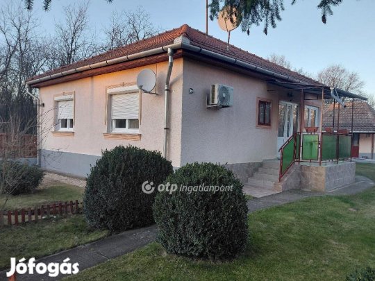 Jászberényi 71 nm-es ház eladó