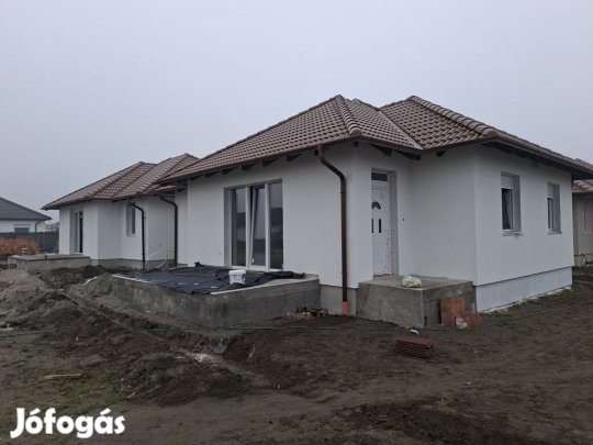 Jászberényi eladó 83 nm-es ház